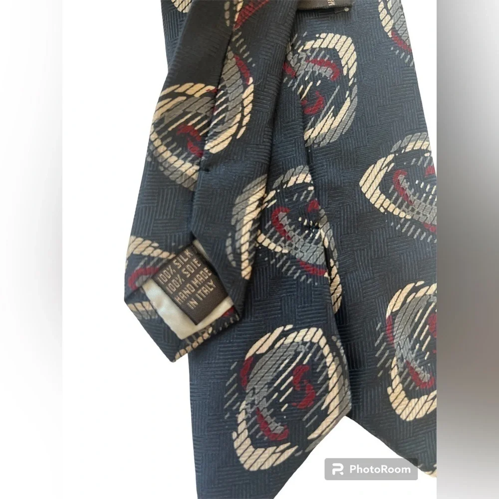 Vintage Valentino men’s blue patterned 100% silk necktie